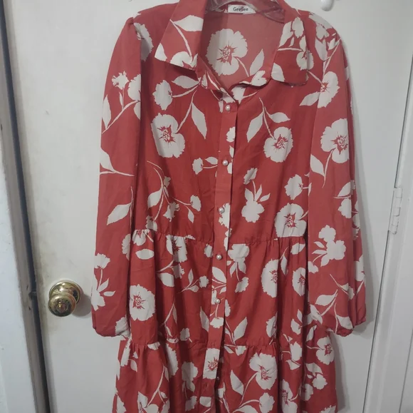 Floral Button-Up Dress in Orange and White - Picture 4 of 5